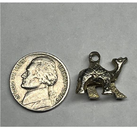 Metal Silver Tone Camel Charm for Bracelet / Necklace. Fashion Jewelry. Animals - Picture 3 of 3